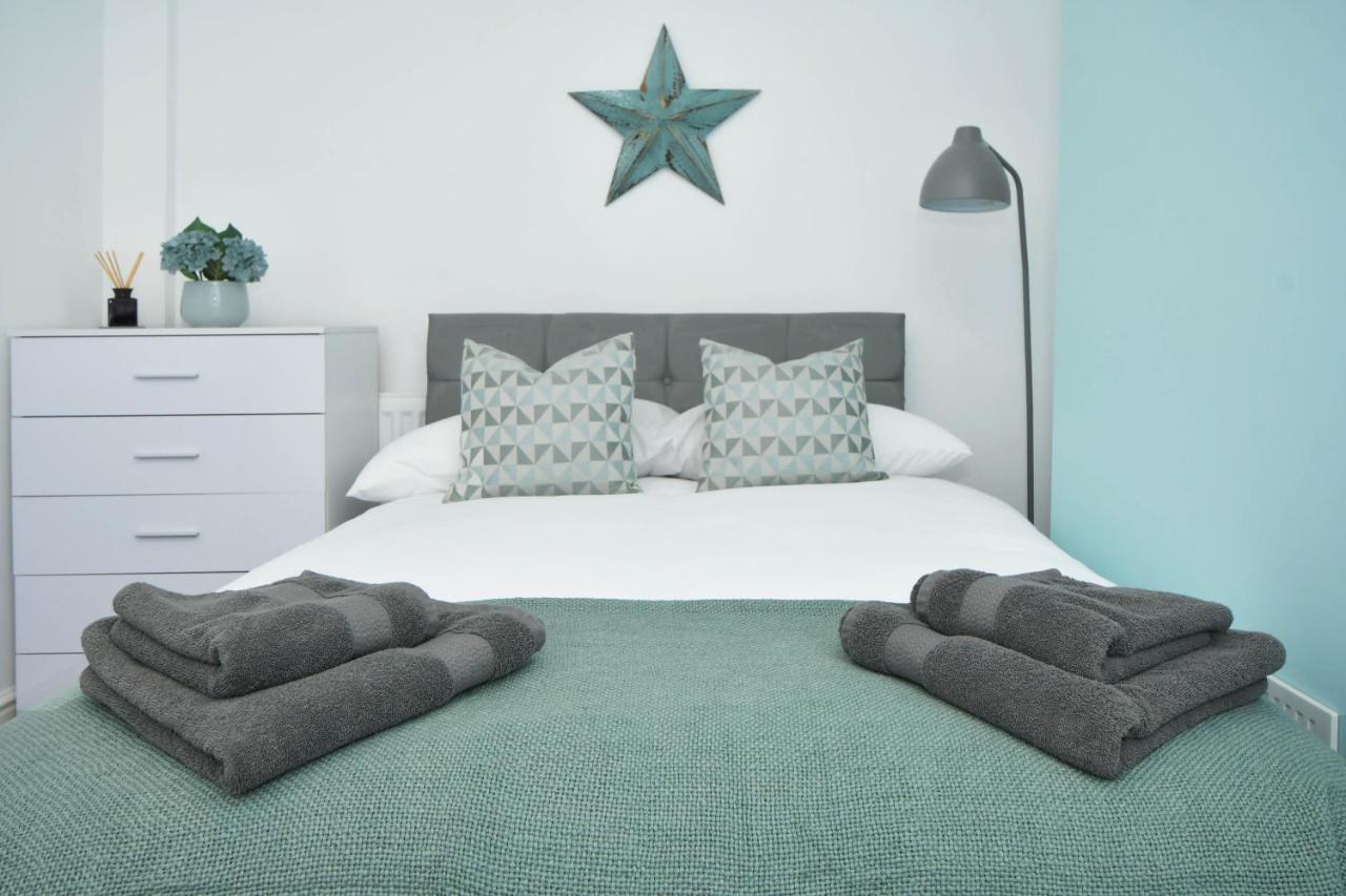 Find A Spacious And Stylish Escape In The City Centre At Sturgess House, Perfect For Longer Stays! Stoke-on-Trent ภายนอก รูปภาพ