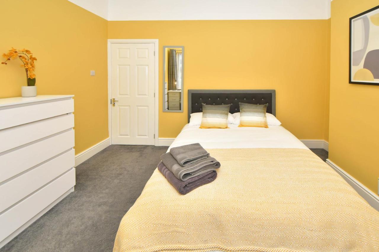 Find A Spacious And Stylish Escape In The City Centre At Sturgess House, Perfect For Longer Stays! Stoke-on-Trent ภายนอก รูปภาพ