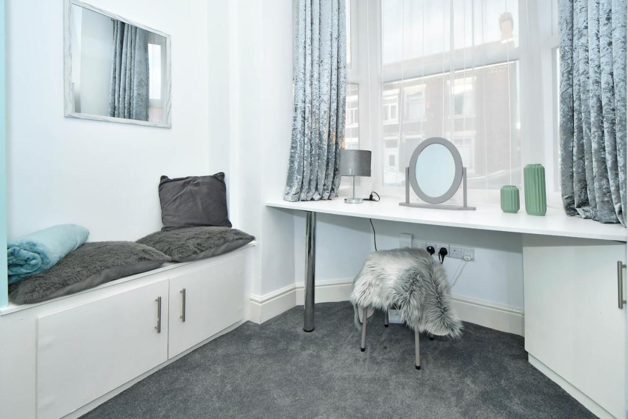 Find A Spacious And Stylish Escape In The City Centre At Sturgess House, Perfect For Longer Stays! Stoke-on-Trent ภายนอก รูปภาพ