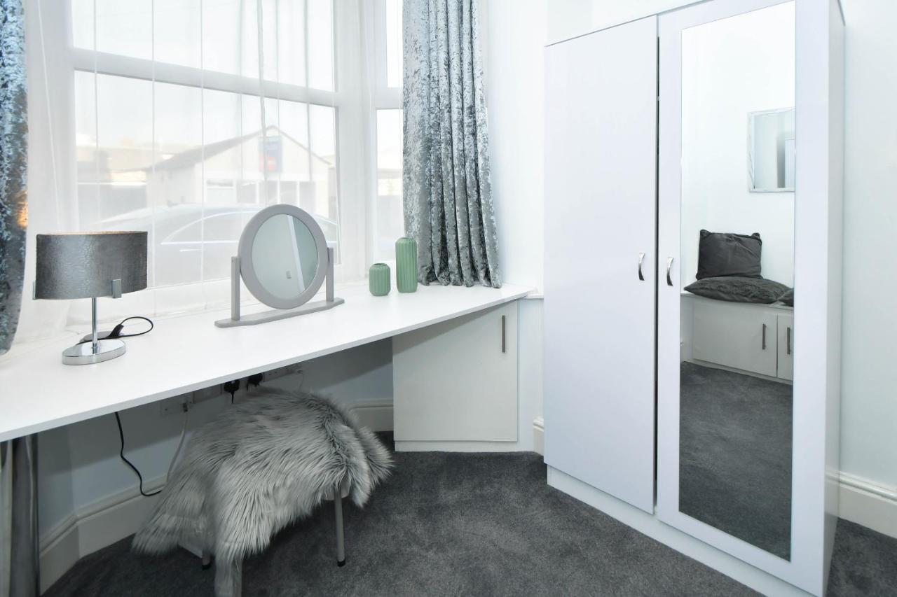 Find A Spacious And Stylish Escape In The City Centre At Sturgess House, Perfect For Longer Stays! Stoke-on-Trent ภายนอก รูปภาพ