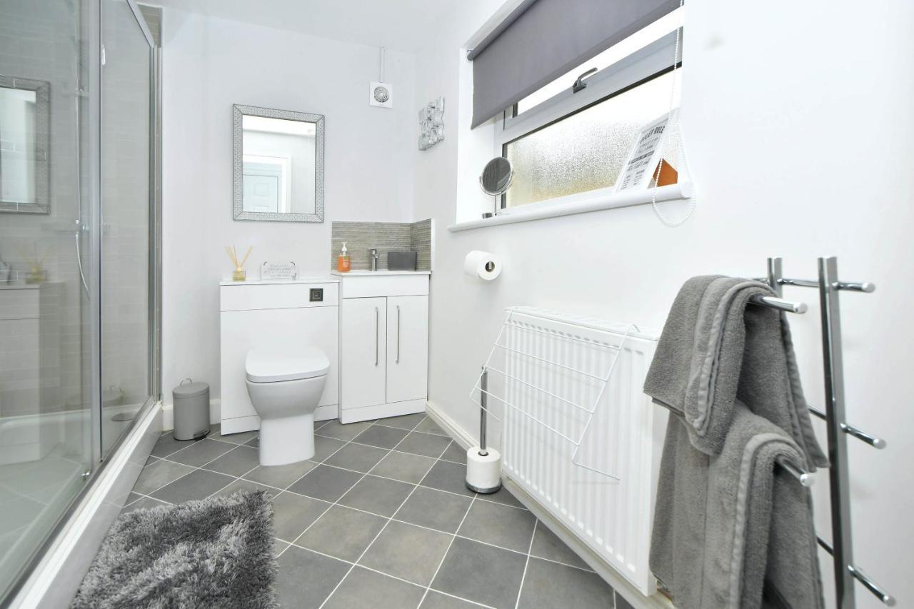 Find A Spacious And Stylish Escape In The City Centre At Sturgess House, Perfect For Longer Stays! Stoke-on-Trent ภายนอก รูปภาพ