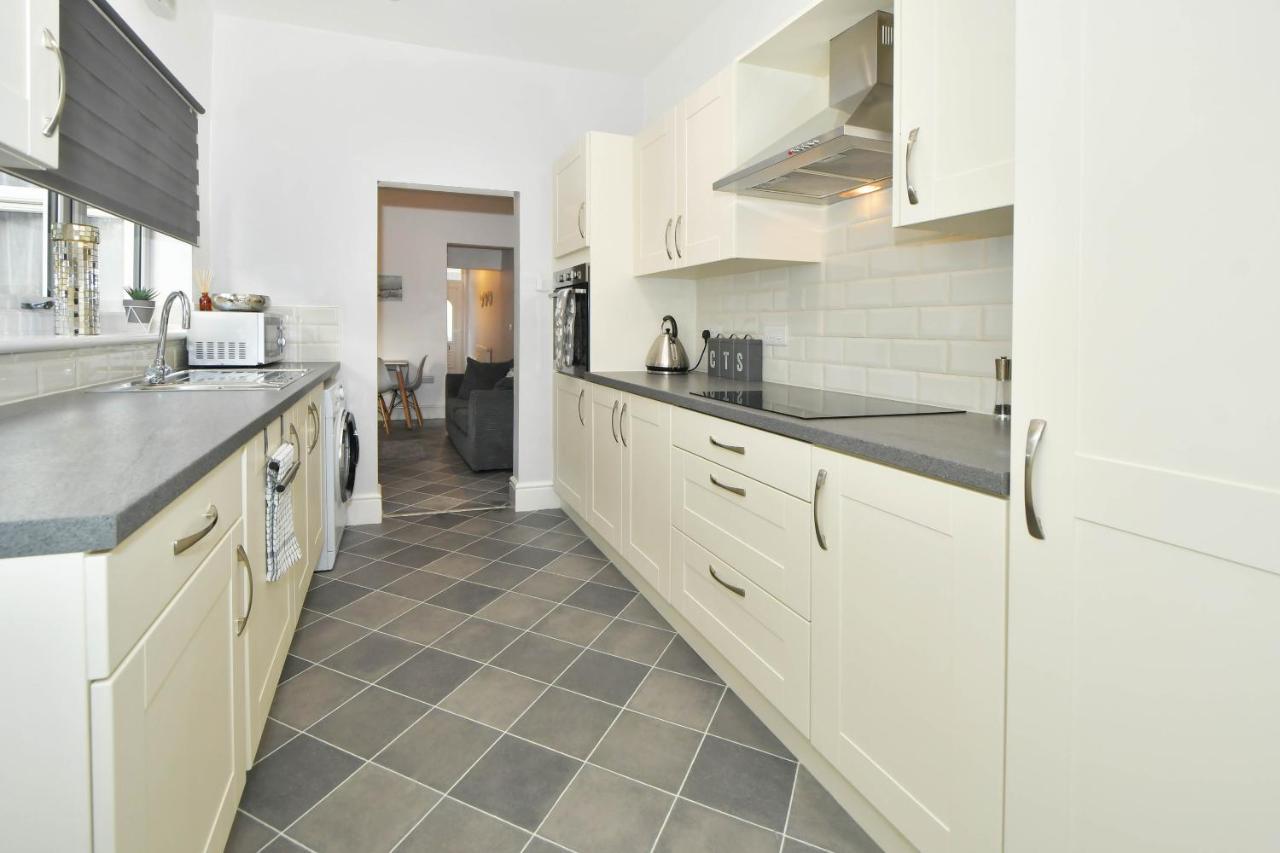 Find A Spacious And Stylish Escape In The City Centre At Sturgess House, Perfect For Longer Stays! Stoke-on-Trent ภายนอก รูปภาพ