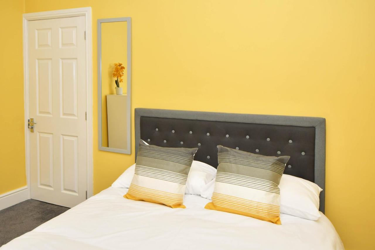 Find A Spacious And Stylish Escape In The City Centre At Sturgess House, Perfect For Longer Stays! Stoke-on-Trent ภายนอก รูปภาพ