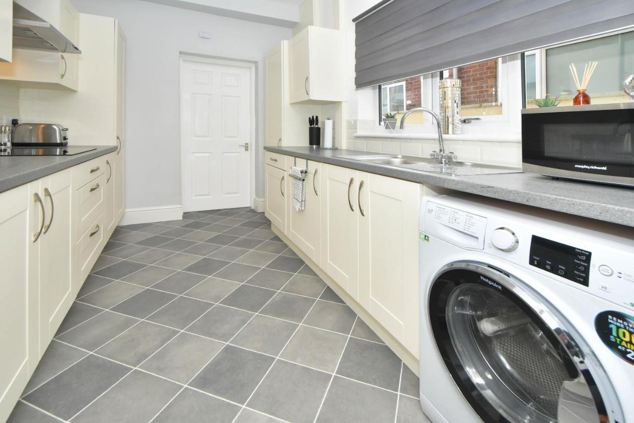 Find A Spacious And Stylish Escape In The City Centre At Sturgess House, Perfect For Longer Stays! Stoke-on-Trent ภายนอก รูปภาพ